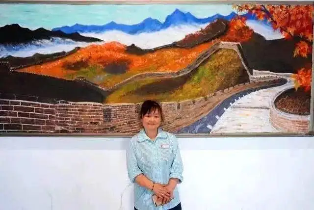 又一“扫地僧”火了！保洁阿姨3D黑板报惊艳全网 | 精选