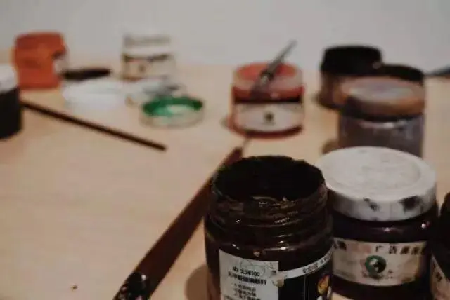 又一“扫地僧”火了！保洁阿姨3D黑板报惊艳全网 | 精选