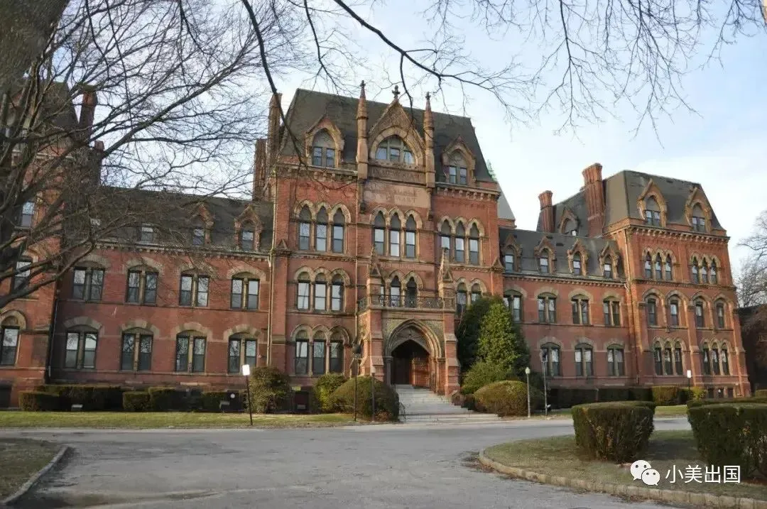 留学‖盘点美国那些学费最贵的30所高中，你知道有哪些？最便宜的学费惊到我了