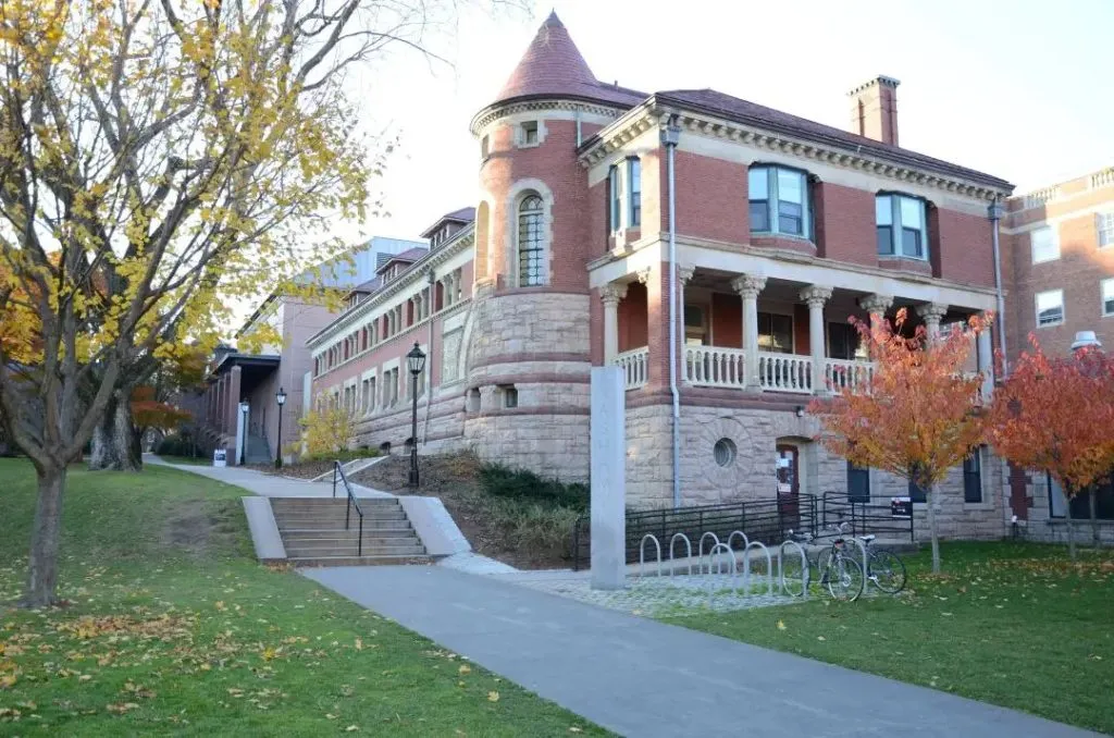 留学‖涨知识！一起来看看美国那些富二代们最偏爱的学校插图9