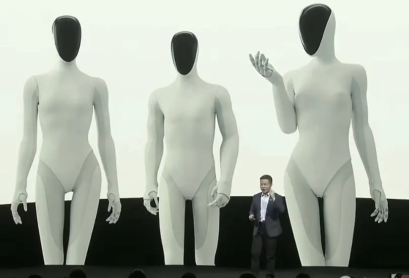 %title插图%num 小鹏新一代人形机器人IRON爆火:不止“真人颜值”,四大硬核实力改写行业格局